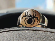 Load image into Gallery viewer, Symbolic Mood Ring: Spider
