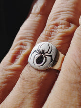 Load image into Gallery viewer, Symbolic Mood Ring: Spider
