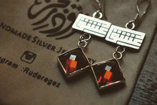 Load image into Gallery viewer, عشق - Earrings
